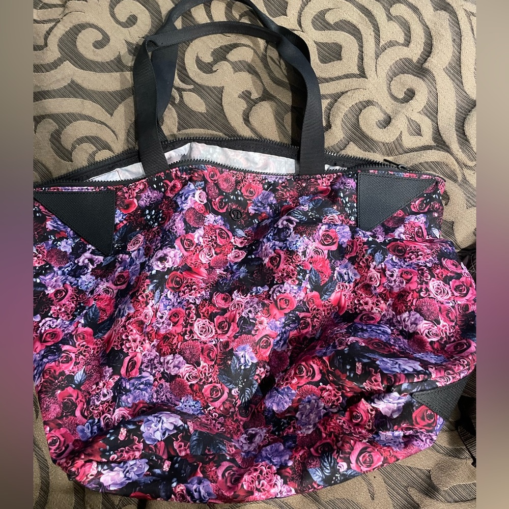 Lulu Tote- excellent condition like new